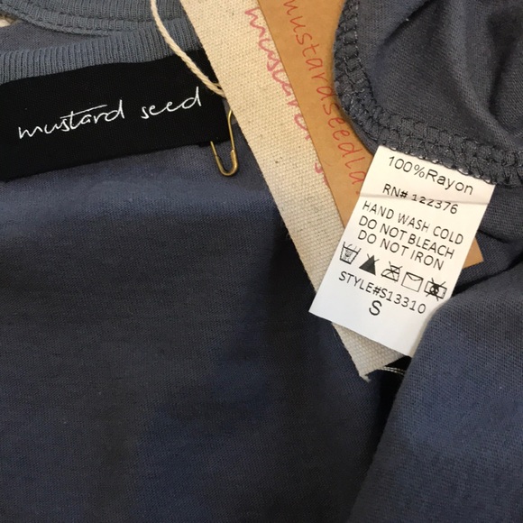 SALE❣️🎉 Host Pick🎉 Boutique Blouse w/ Cutout Detail - Picture 3 of 14